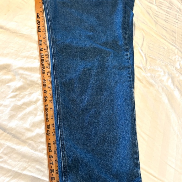 48 x 32 Carhartt Traditional Blue Jeans B17 DST RN#14806 Men Work Wear Dark Wash - Picture 4 of 10